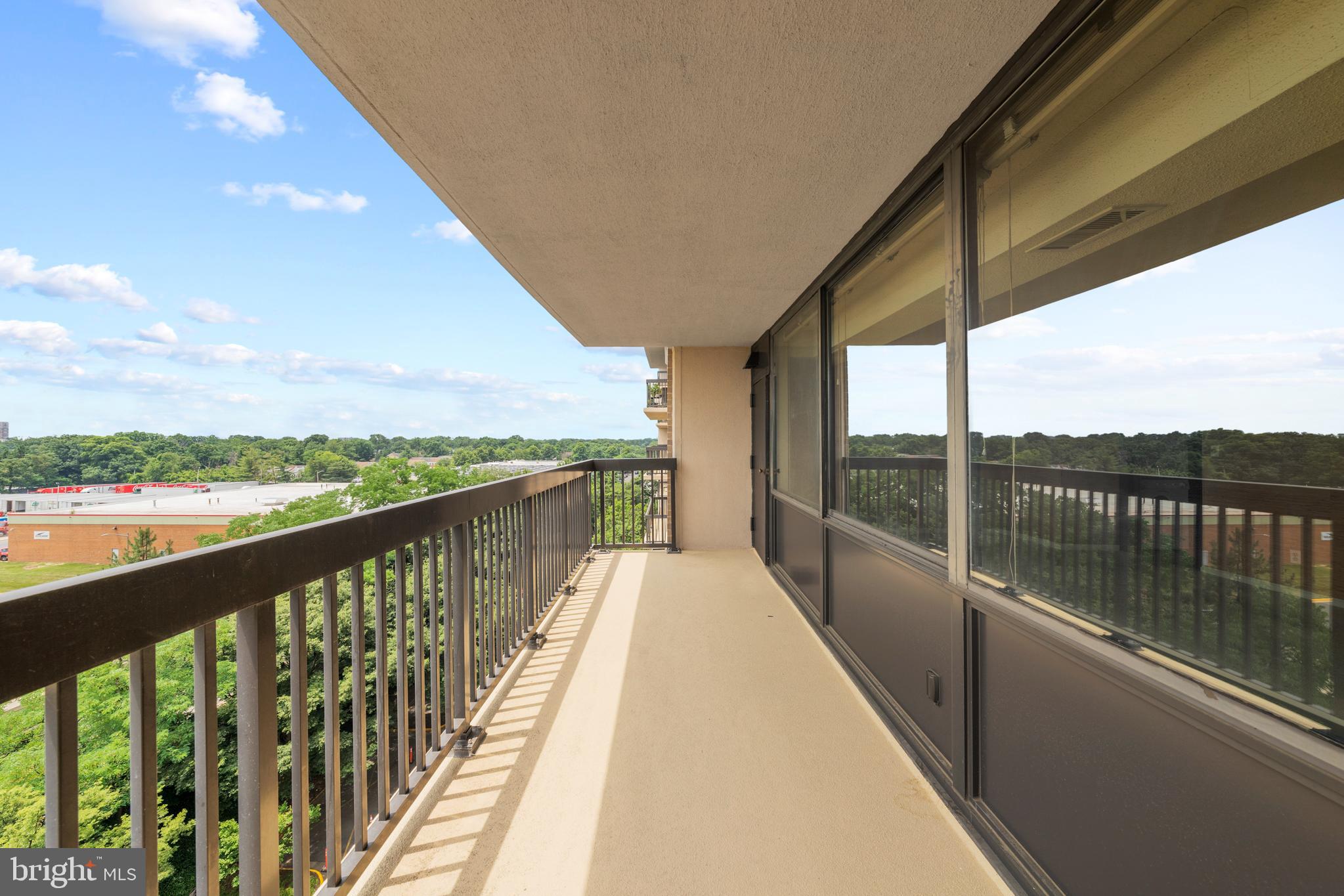 SKYLINE TOWERS - Residential