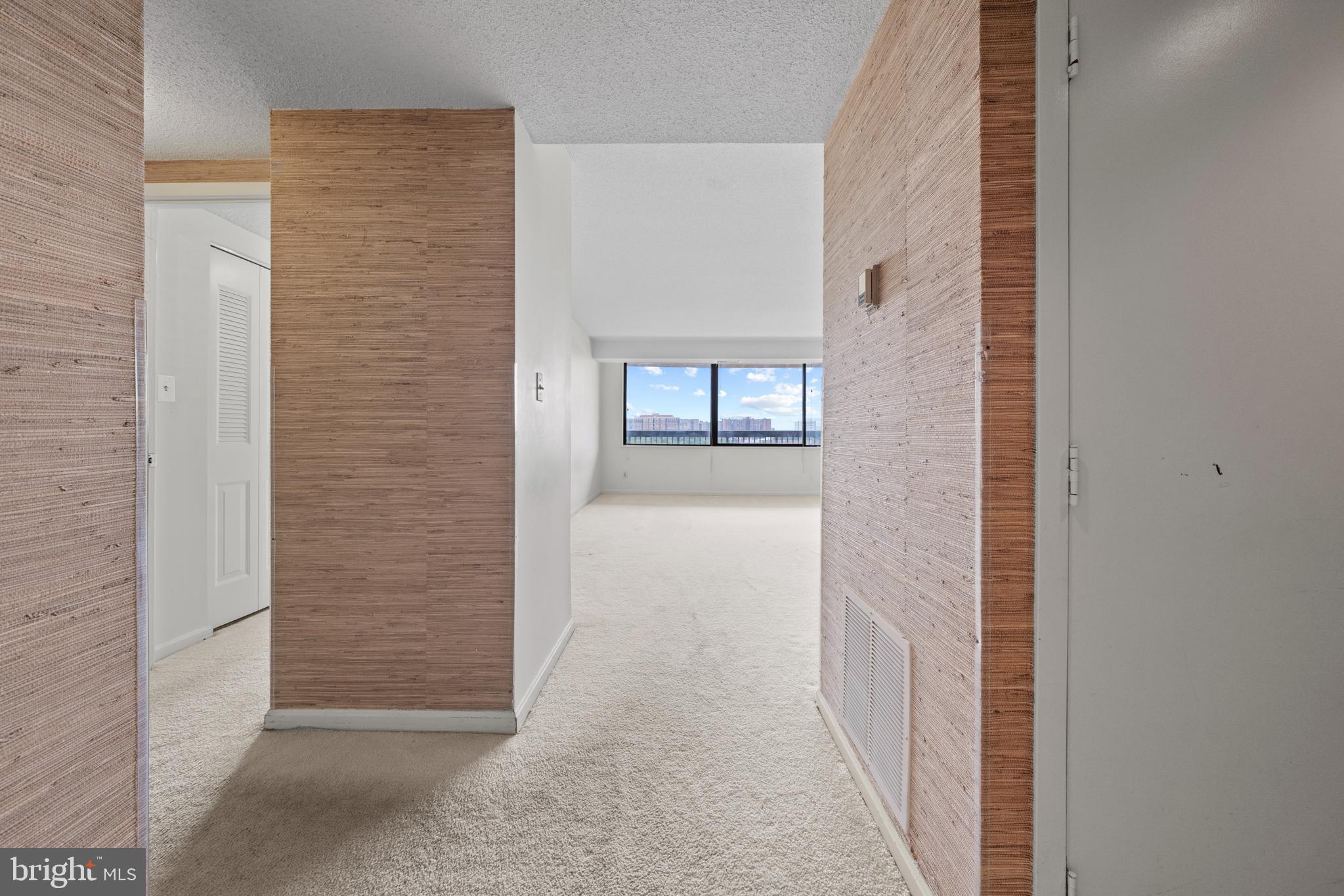 SKYLINE TOWERS - Residential