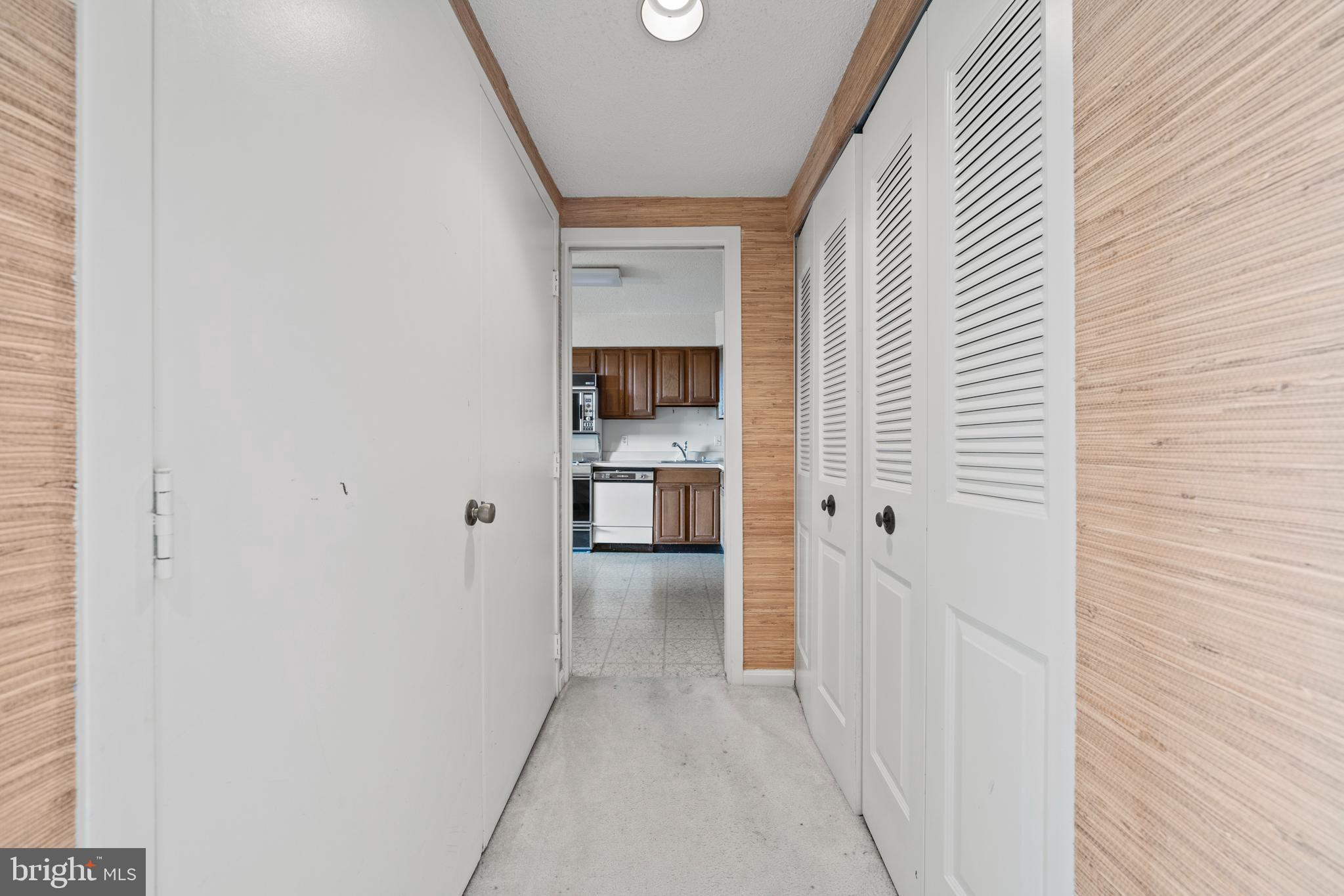 SKYLINE TOWERS - Residential