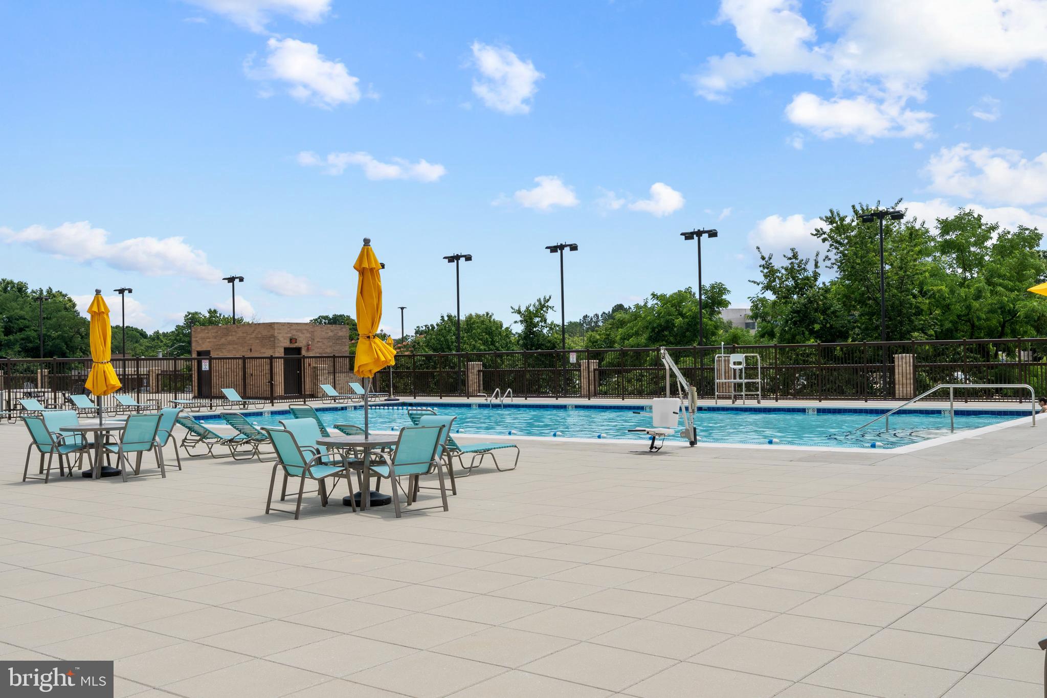 SKYLINE TOWERS - Residential