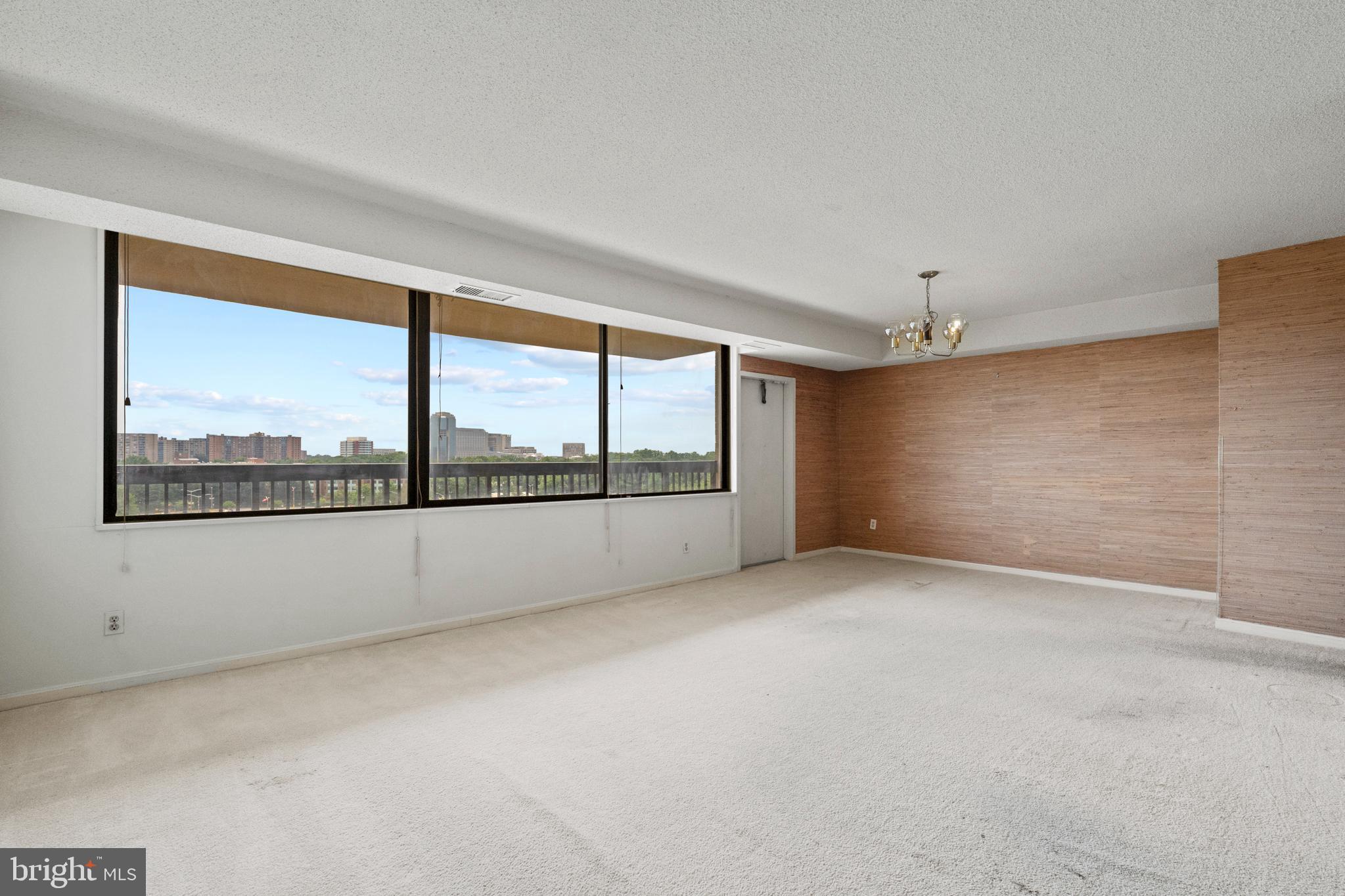 SKYLINE TOWERS - Residential