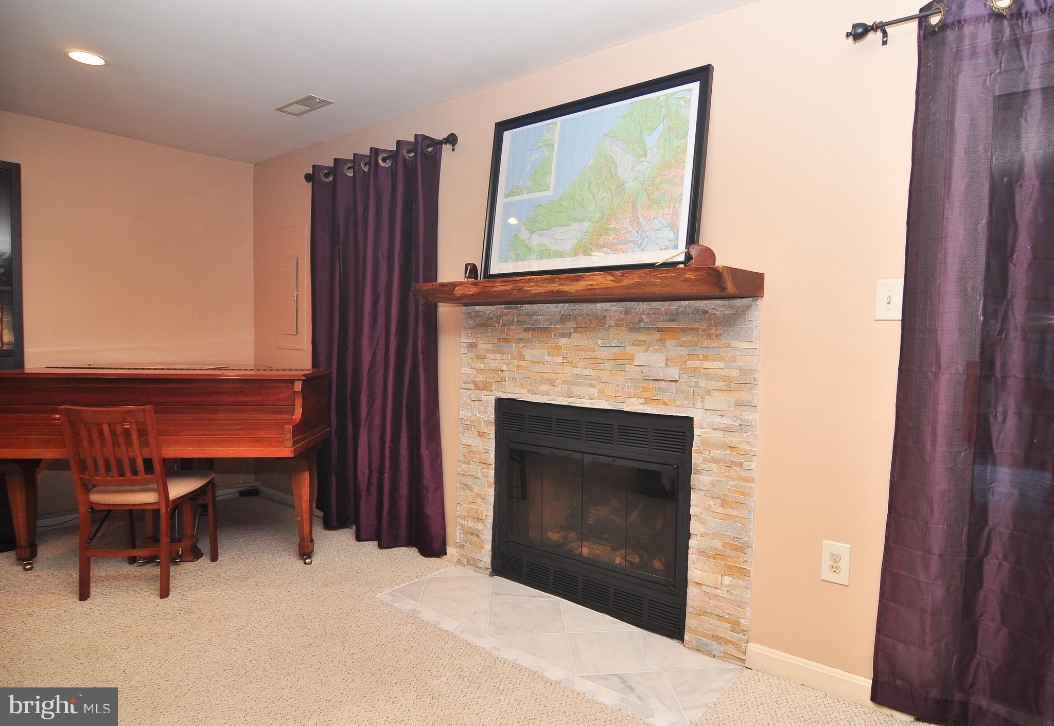 SPRING WOODS - Residential