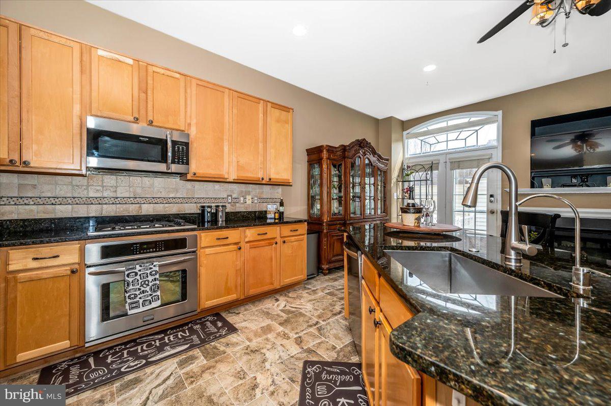 LAKELANDS - Residential