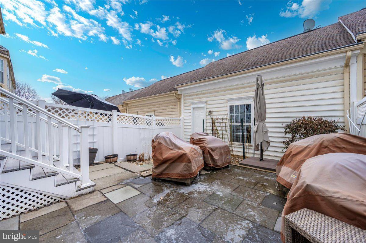 LAKELANDS - Residential