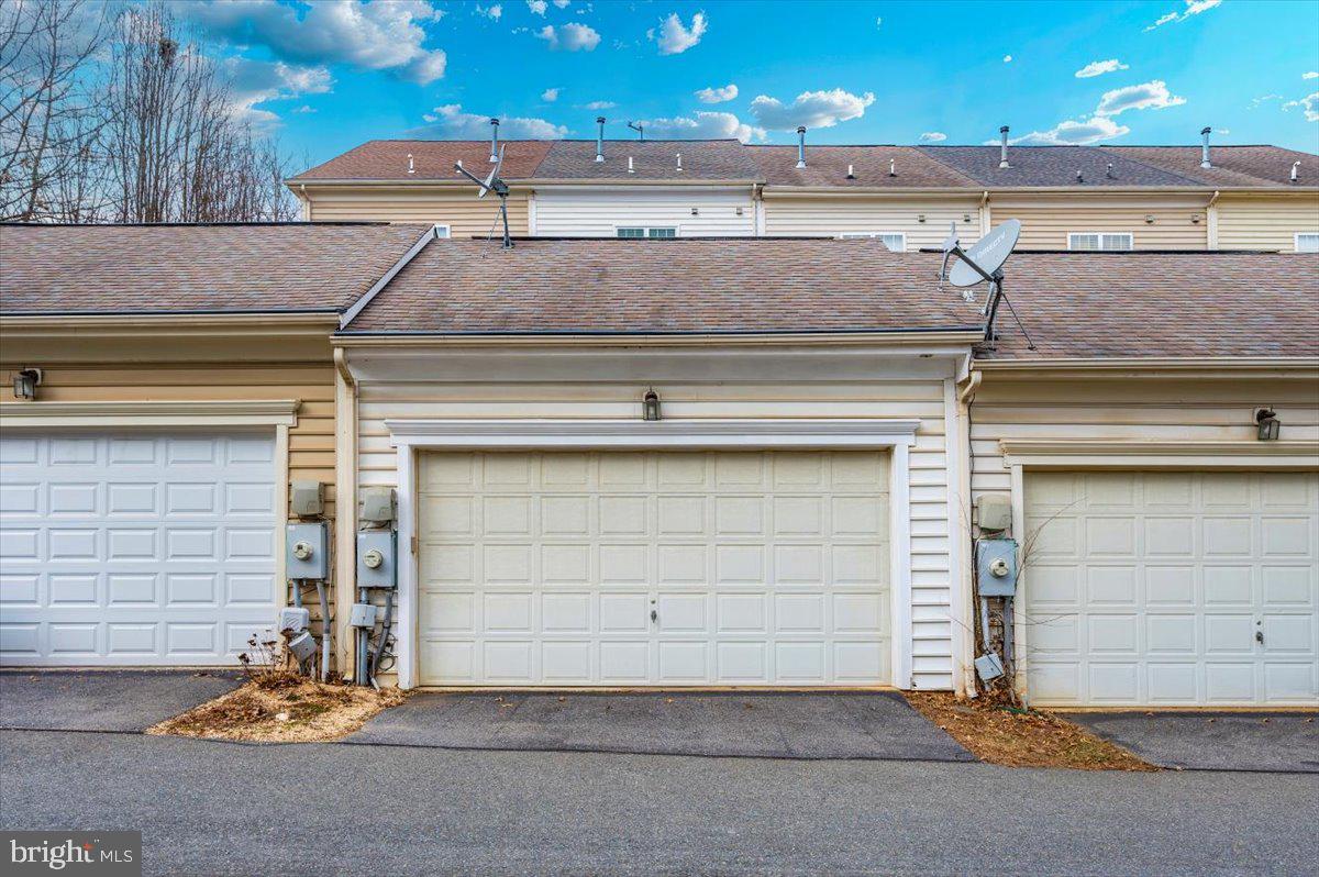 LAKELANDS - Residential