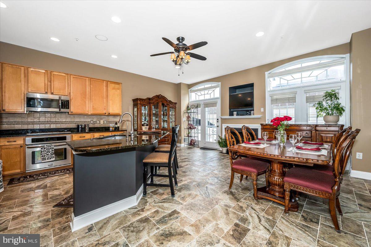 LAKELANDS - Residential