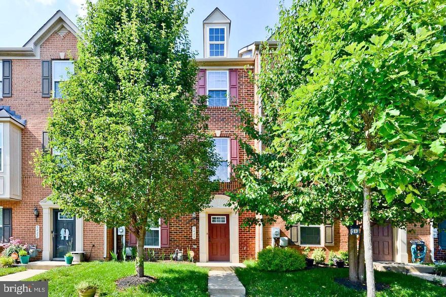 This well kept 3- bedroom townhome features a Rec. Room and half bath on the lowest level. Possible 4th bedroom or den on the lower level. French doors in the back lead to a tidy fenced patio and the detached 2-car garage. The second level features a kitchen with all the bells and whistles- granite counters, stainless steel appliances, and composite deck right outside the dining area. Loads of natural light in the open living area, and half bath on this level as well.  Custom Blinds throughout.  Upstairs the 3 bedrooms, and laundry with brand new machines. Just like new! Featuring gorgeous hardwood floors & painted in the last year. Great commuting location, close to schools and shopping. See it today! Pets are case by case.
