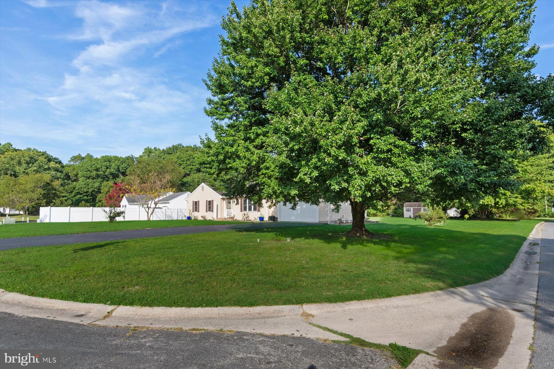 807 BROOKMEADE COURT