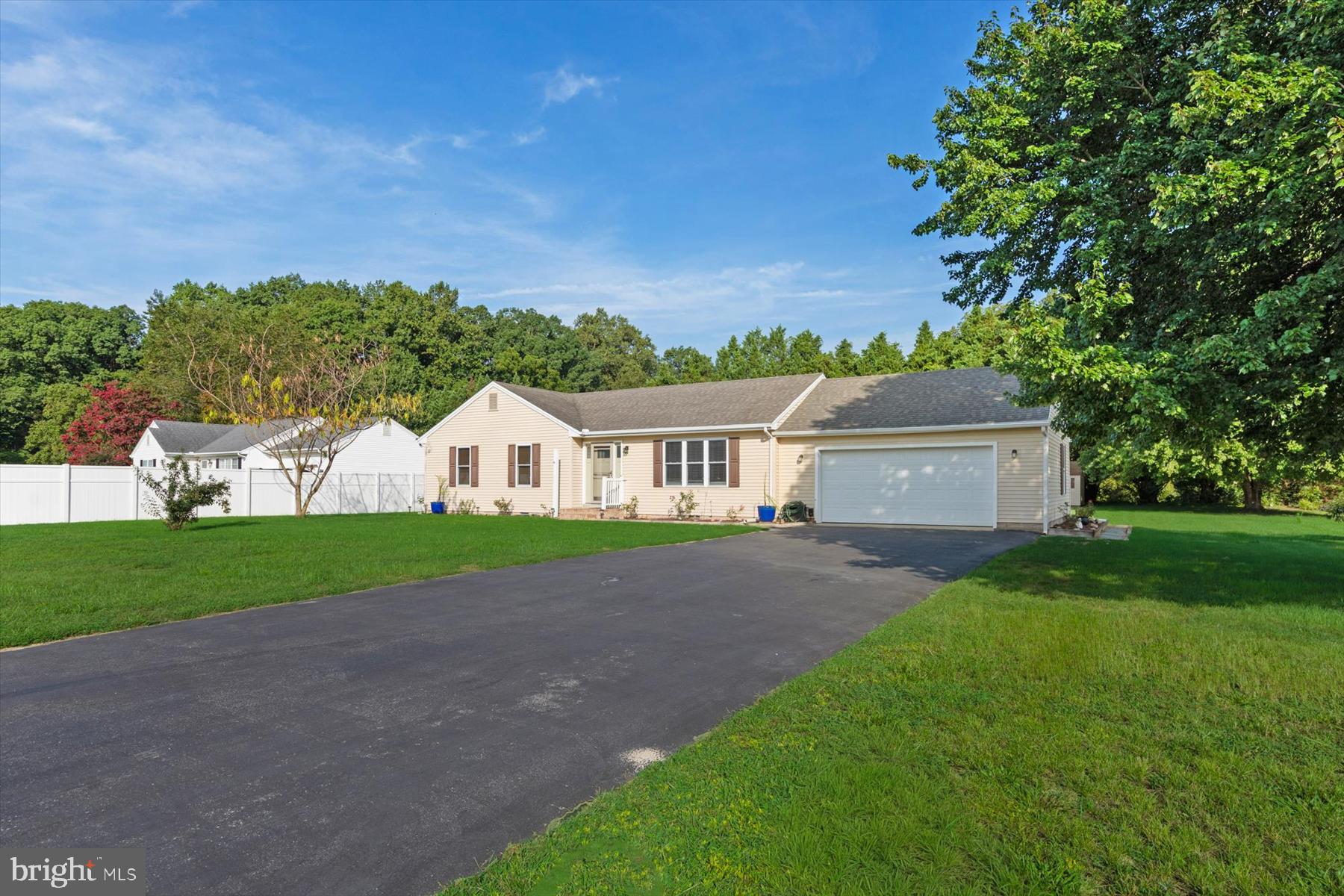 807 BROOKMEADE COURT