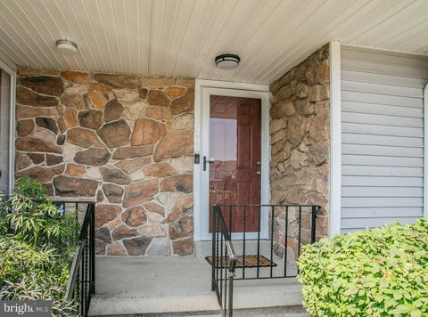 Townhouse For Sale - 205 Tupelo Grove Grv<br/> AMBLER, PA 19002