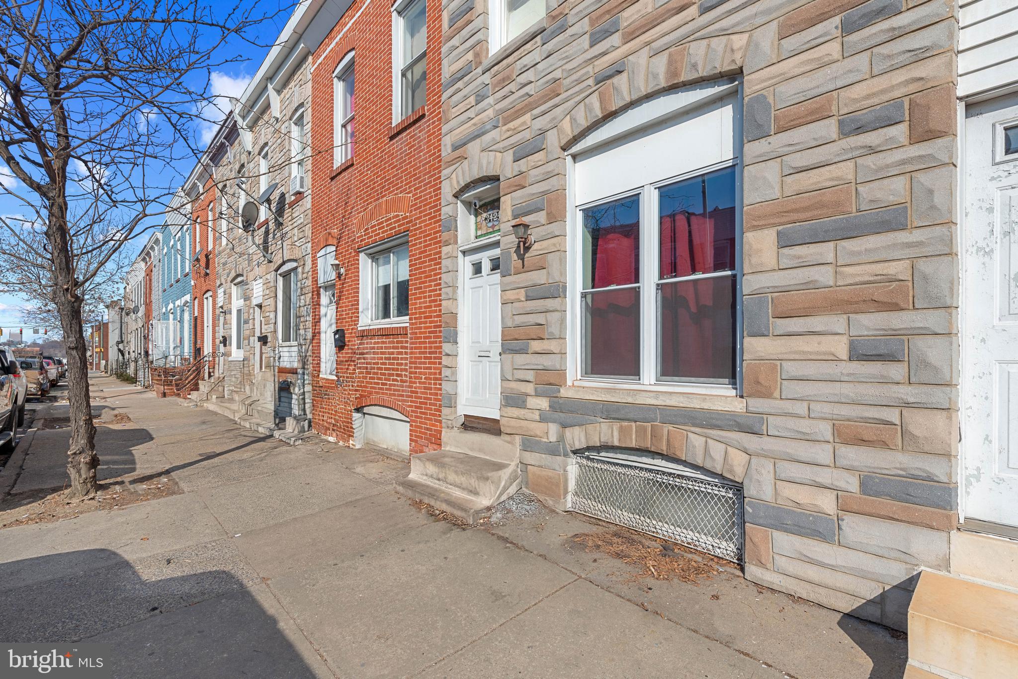 3424 E LOMBARD STREET