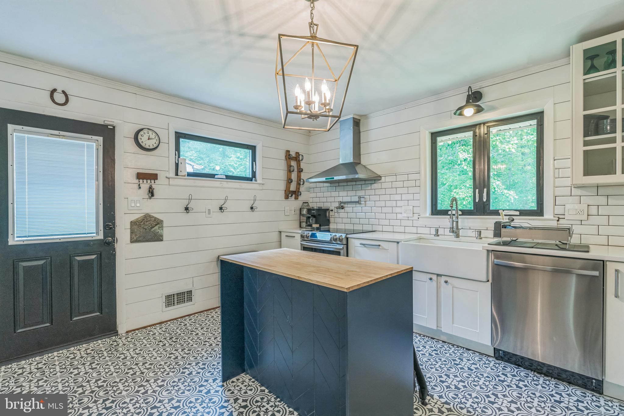 12508 PARKER LANE