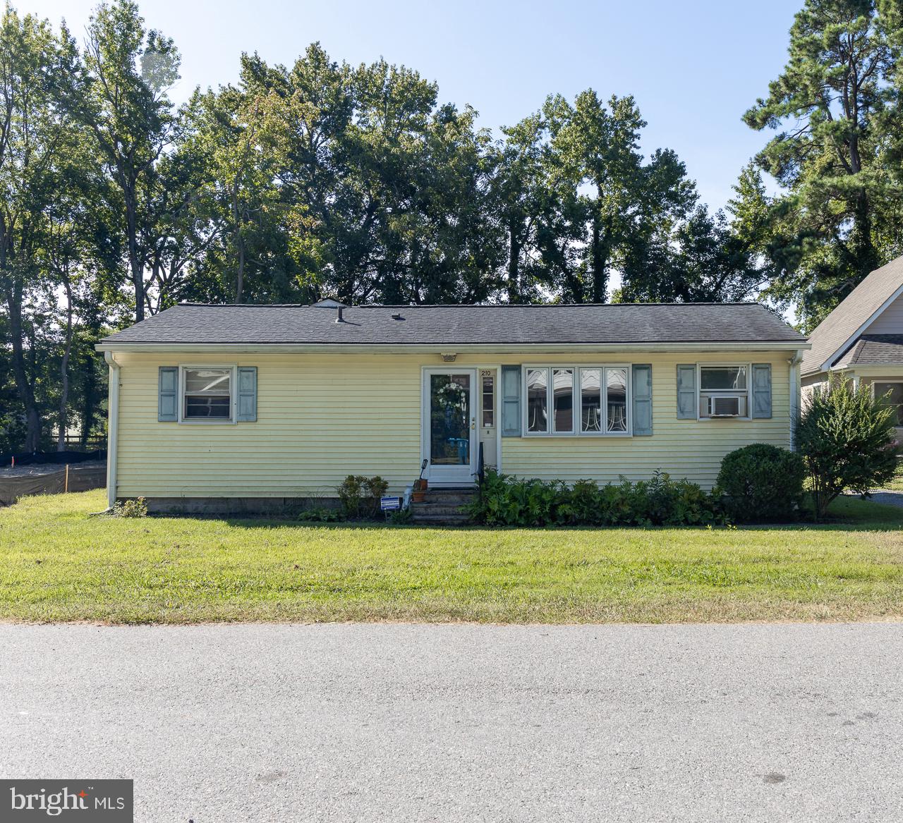 210 BROOKS LANE