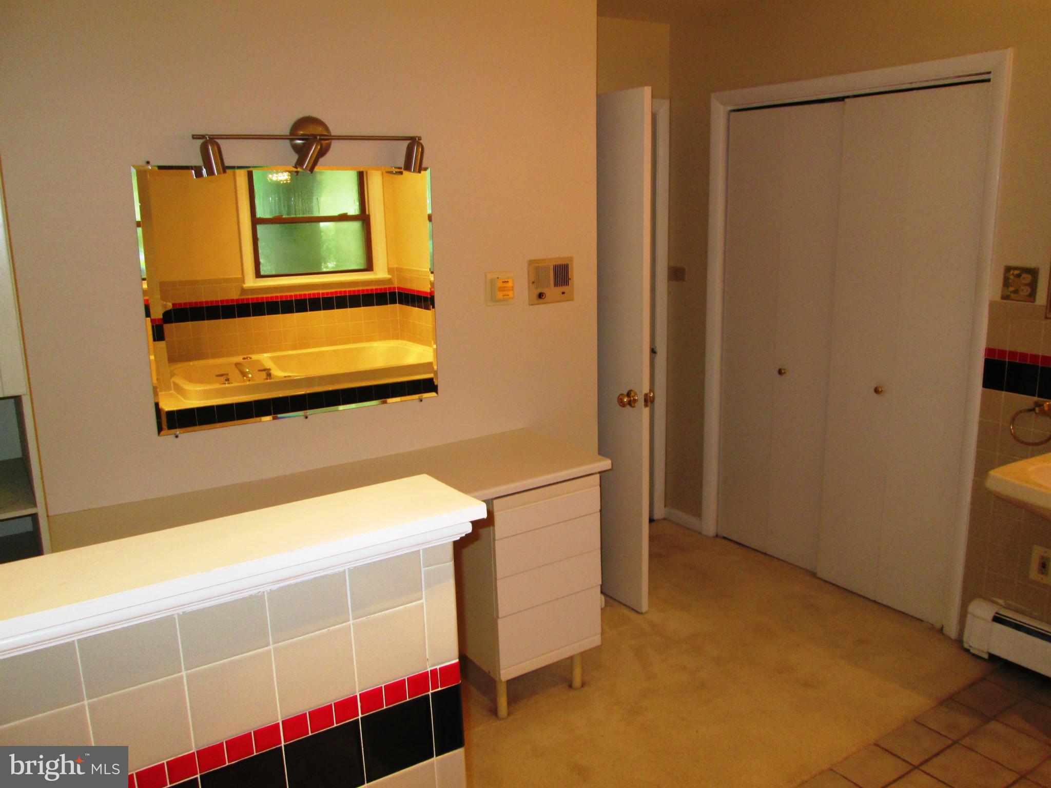 LINCOLNIA PARK - Residential Lease