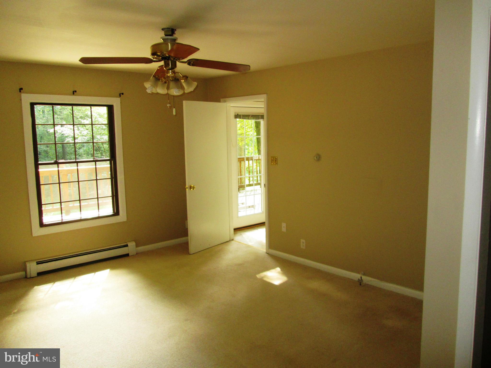 LINCOLNIA PARK - Residential Lease