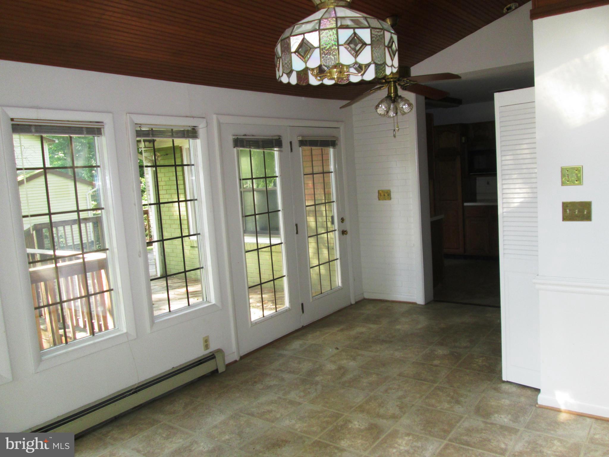 LINCOLNIA PARK - Residential Lease