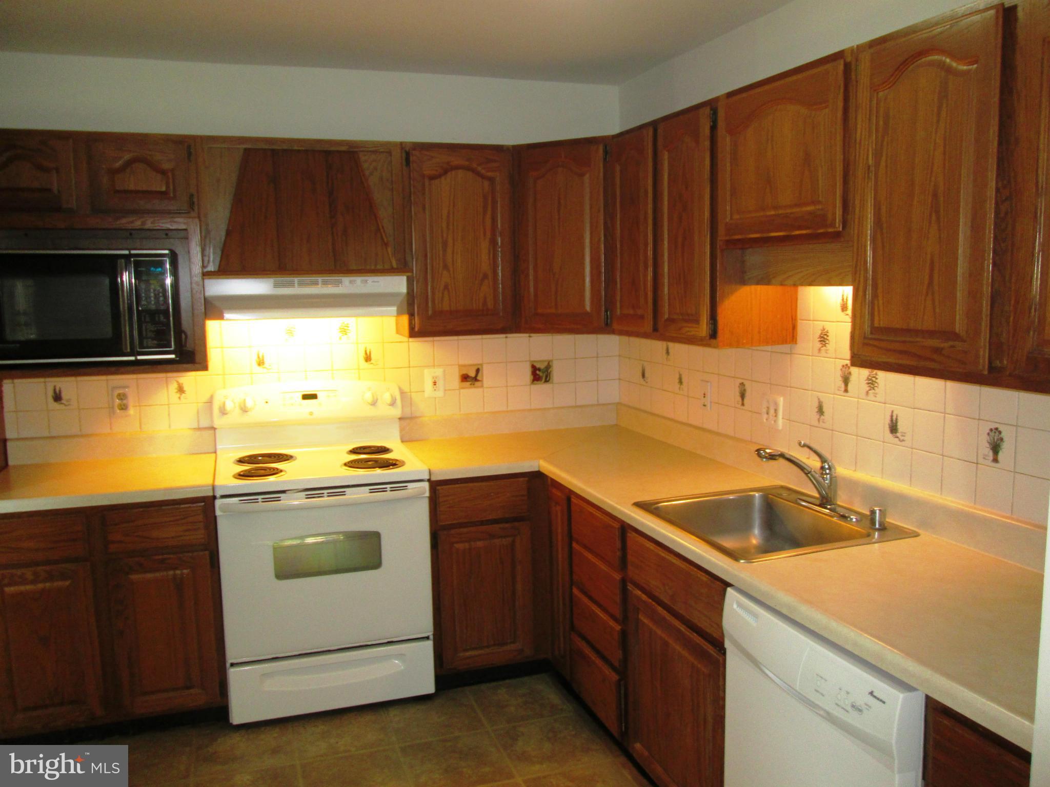 LINCOLNIA PARK - Residential Lease