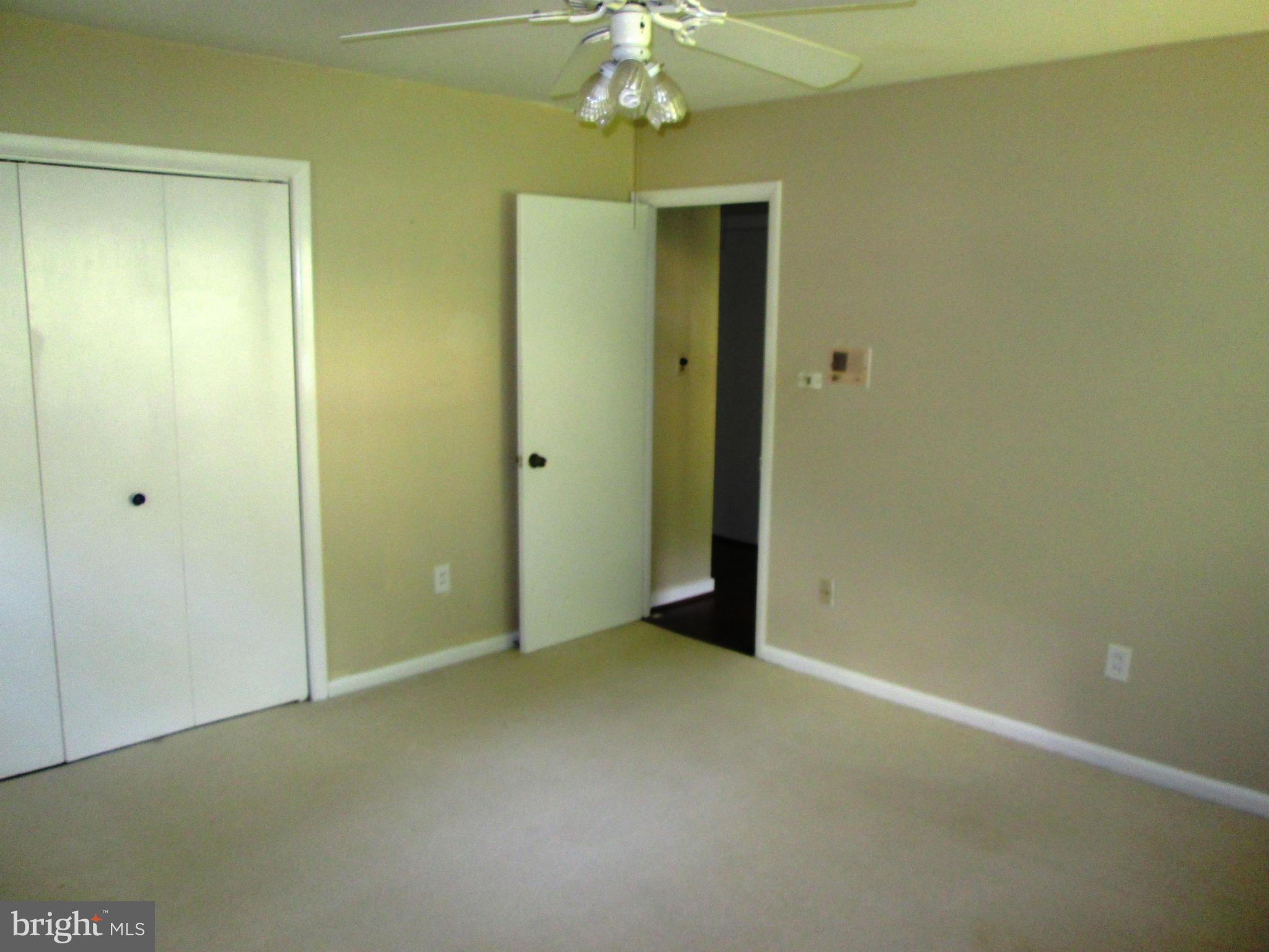 LINCOLNIA PARK - Residential Lease