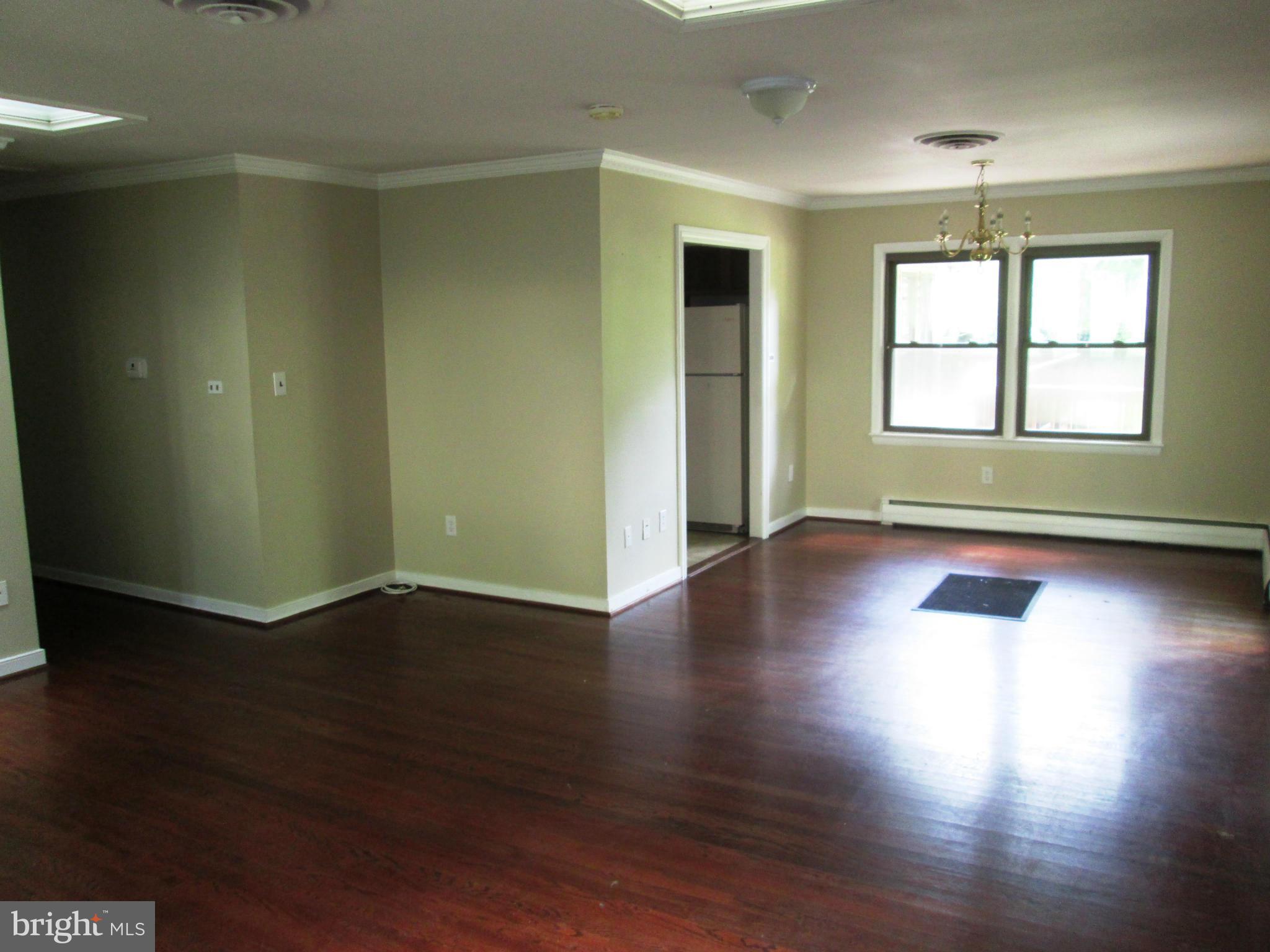 LINCOLNIA PARK - Residential Lease