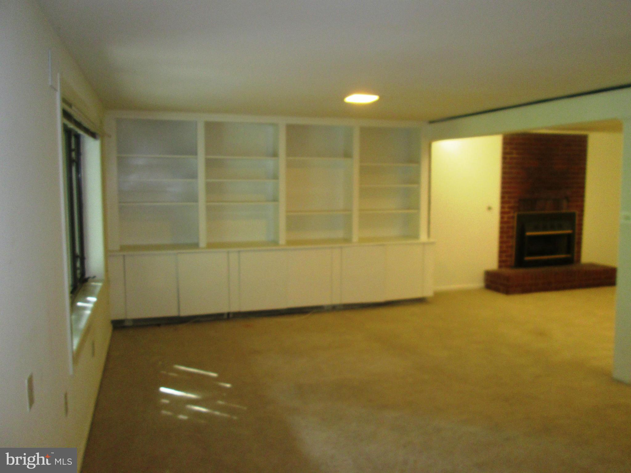 LINCOLNIA PARK - Residential Lease