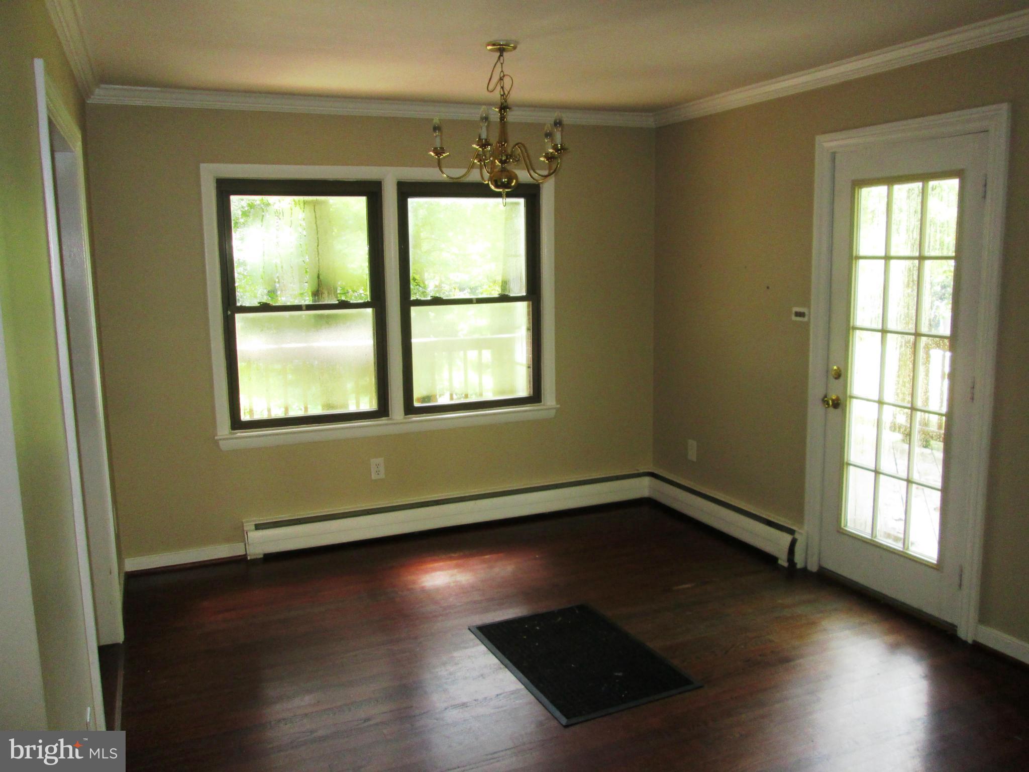 LINCOLNIA PARK - Residential Lease