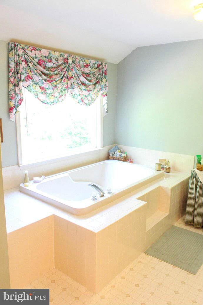 KINGS CREEK ESTATES - Residential