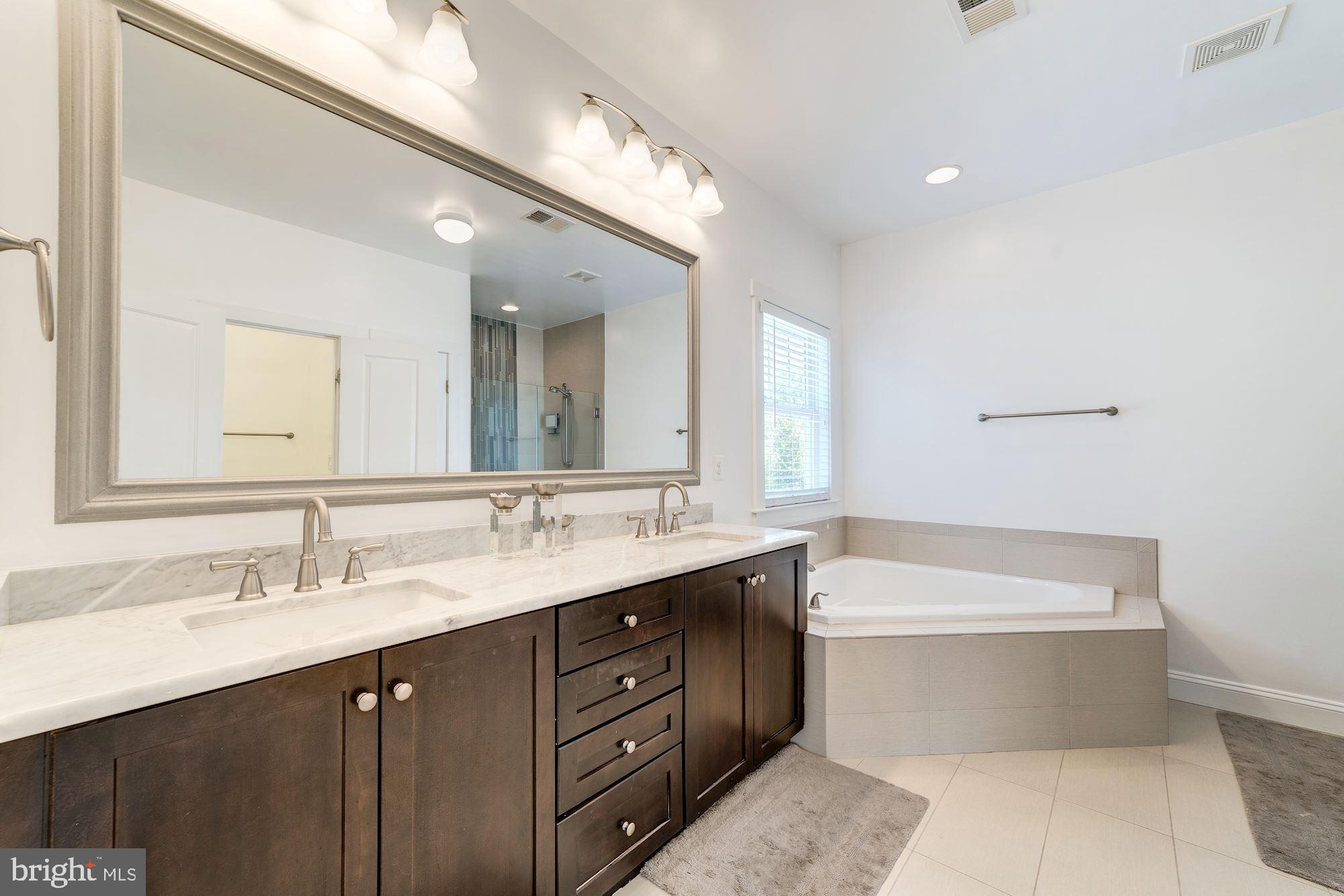 LYON PARK - Residential