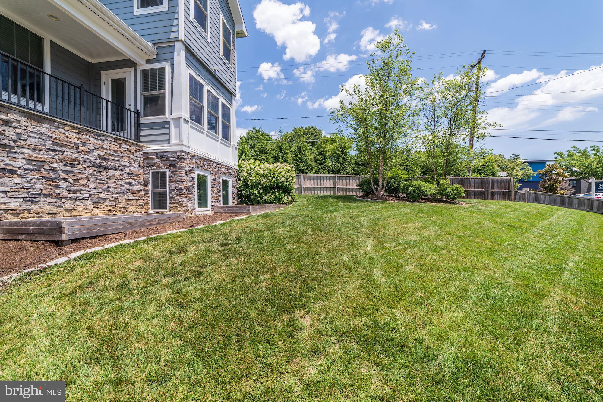 LYON PARK - Residential