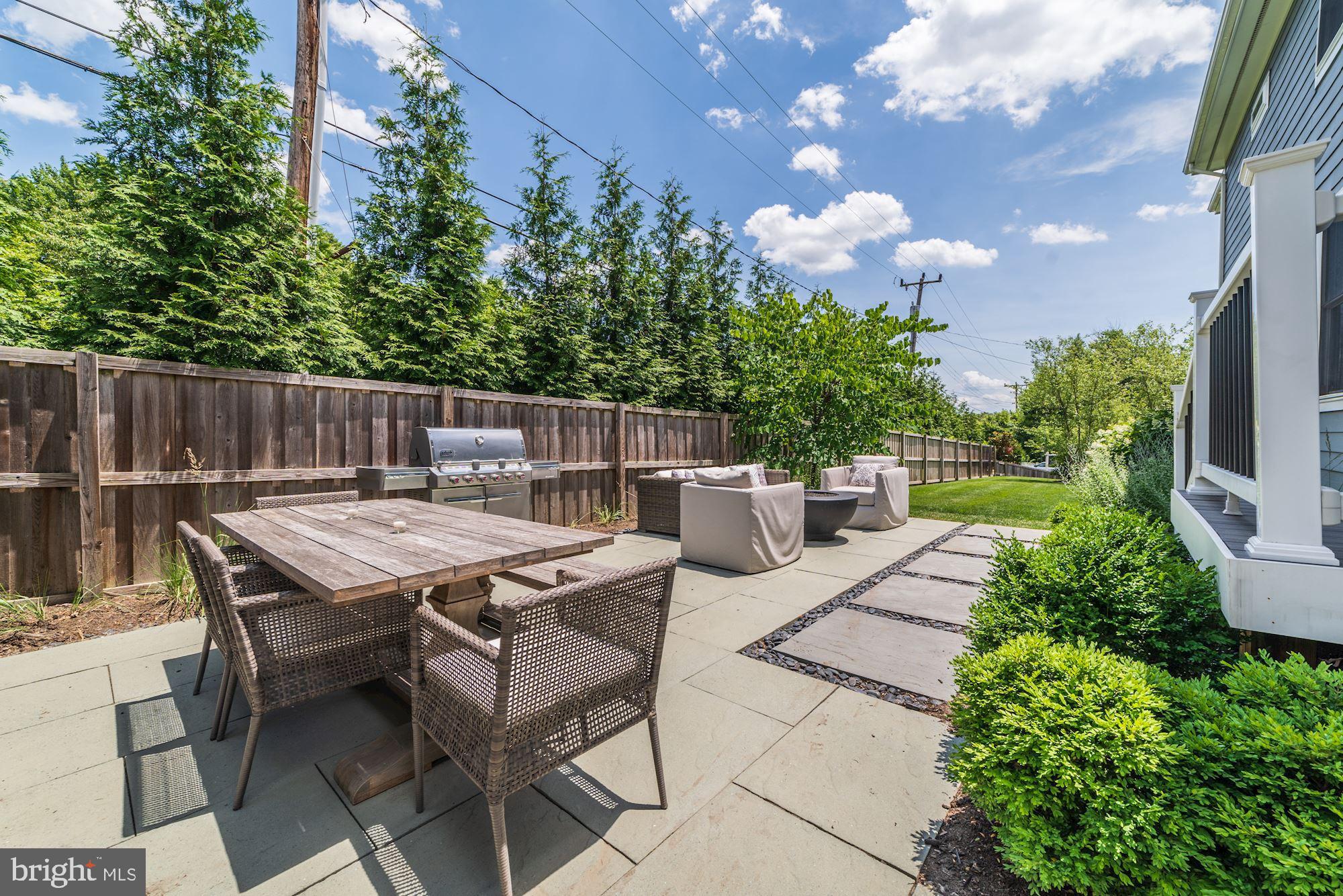 LYON PARK - Residential