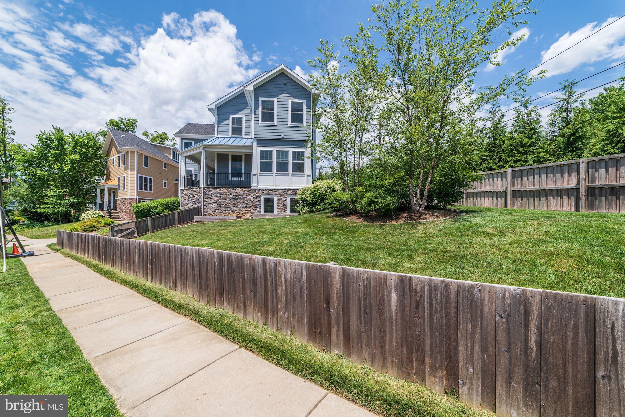 LYON PARK - Residential