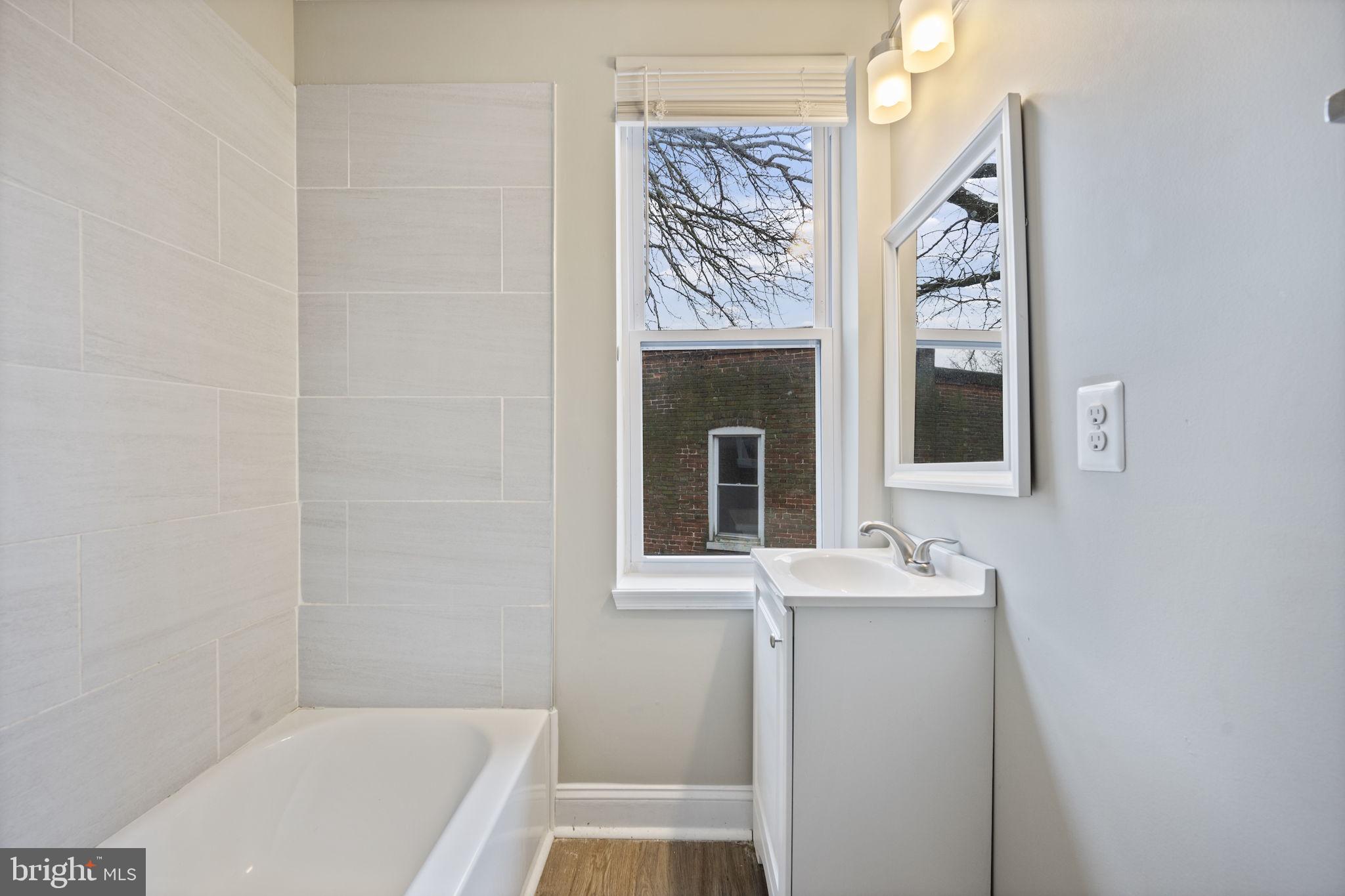 PARK CIRCLE - Residential