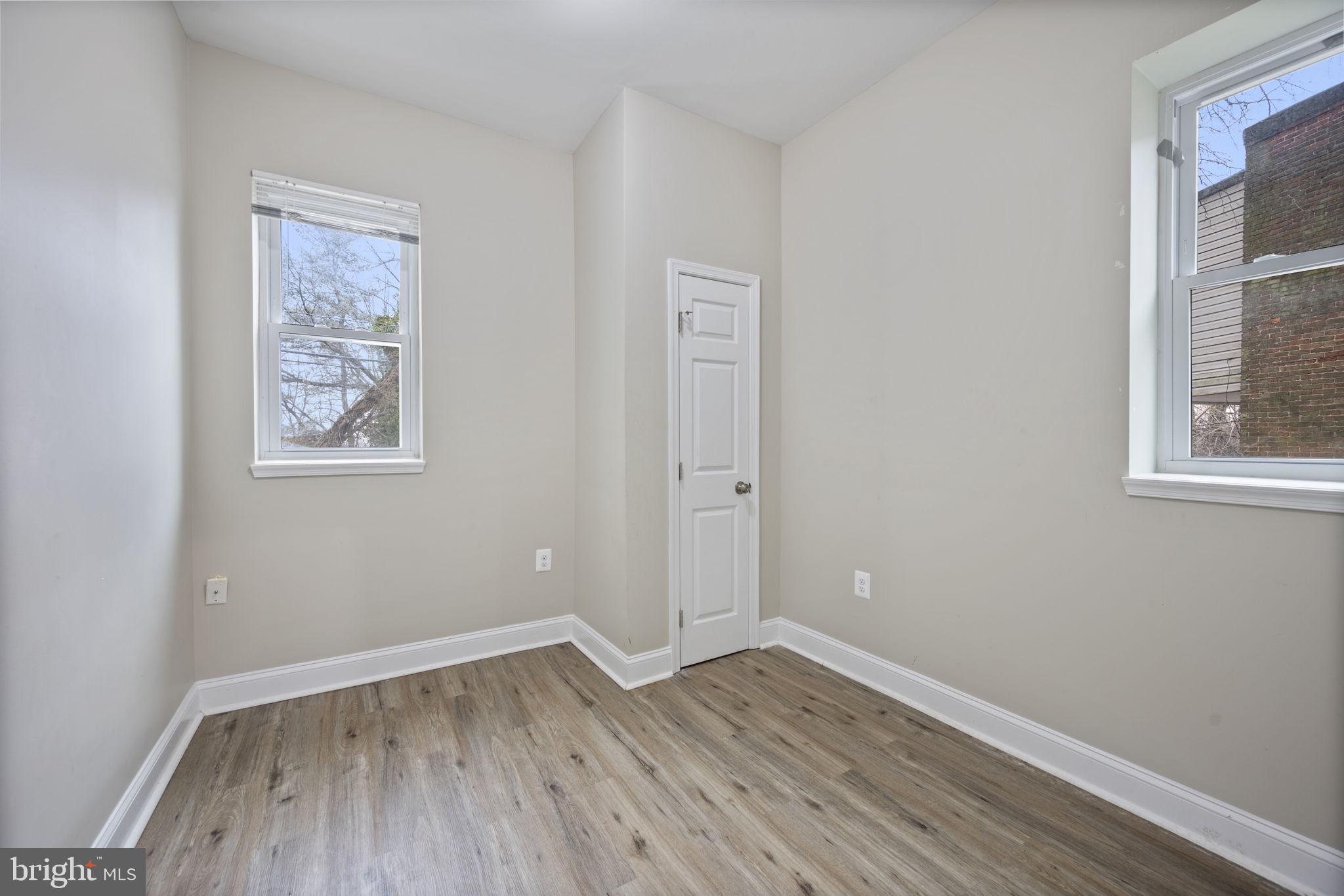 PARK CIRCLE - Residential