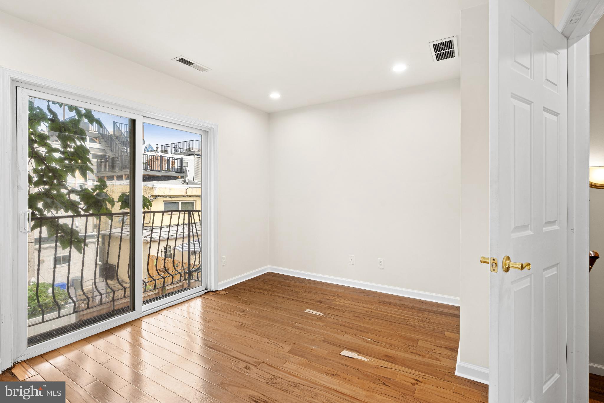 GRADUATE HOSPITAL - Residential