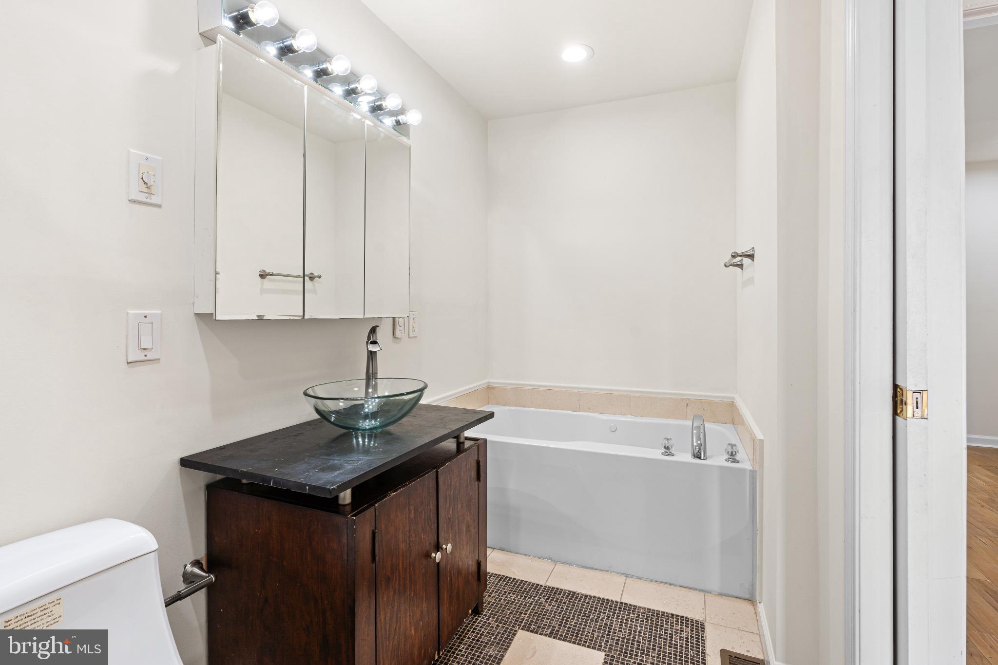 GRADUATE HOSPITAL - Residential