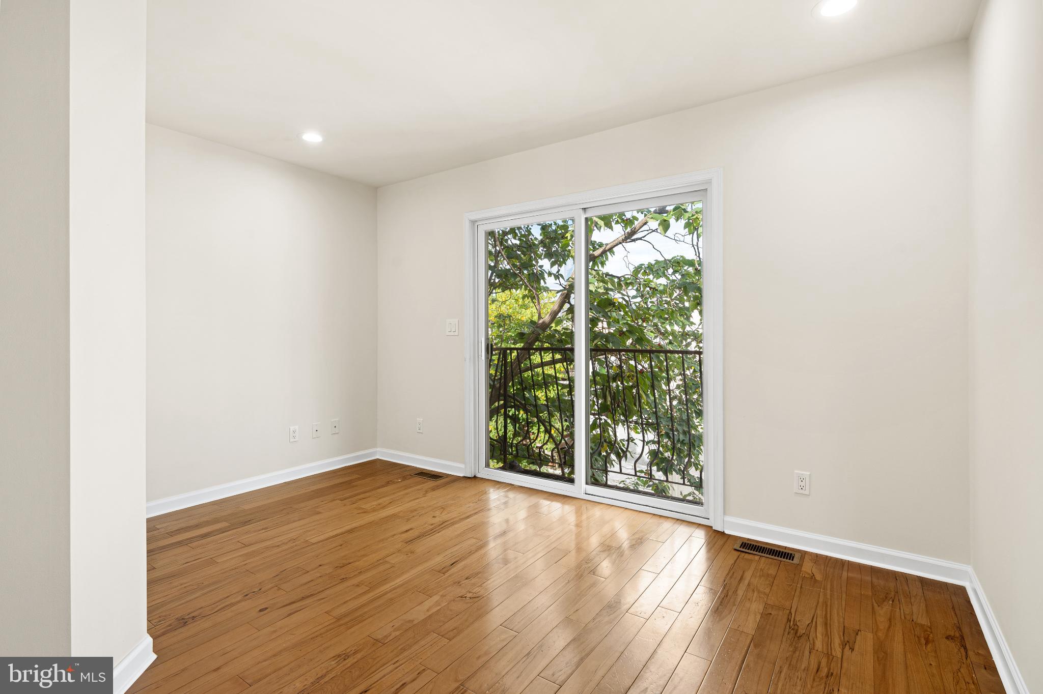 GRADUATE HOSPITAL - Residential