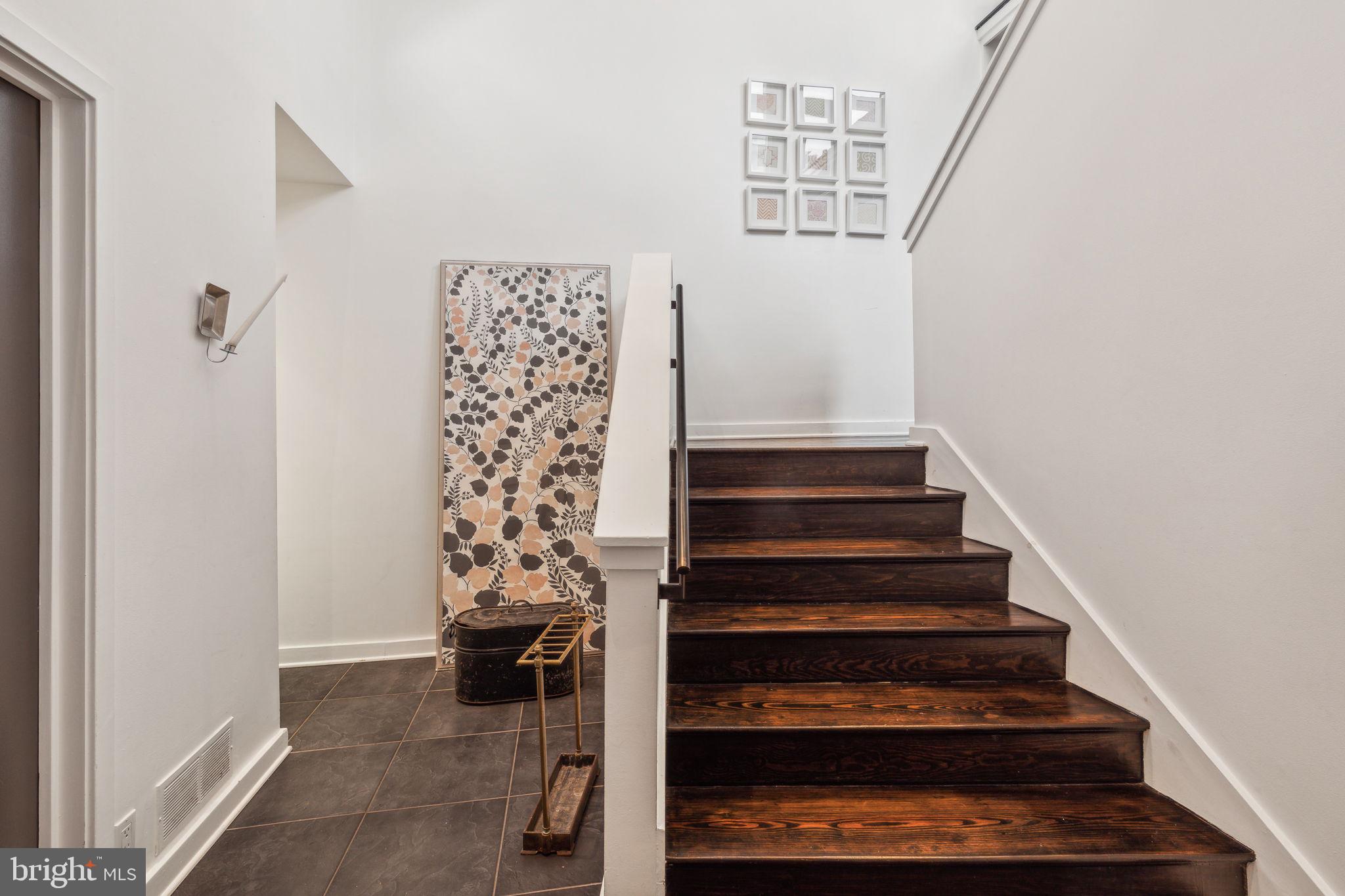 FAIRMOUNT - Residential