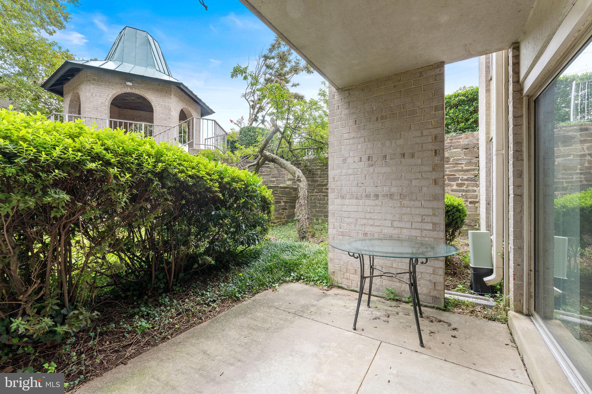 CANTERBURY SQUARE - Residential