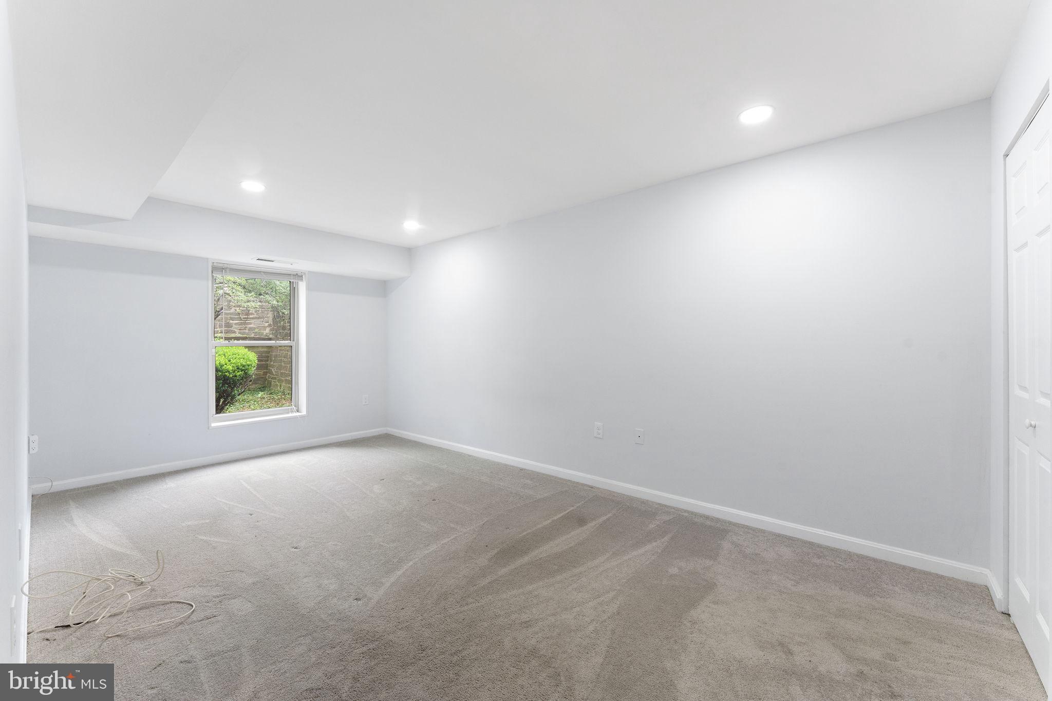 CANTERBURY SQUARE - Residential