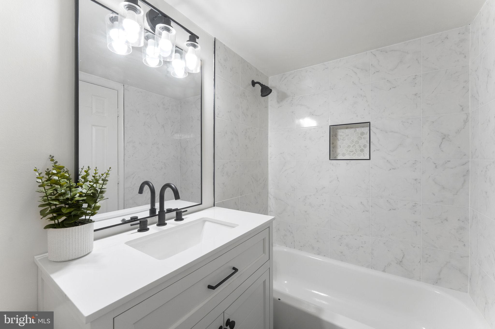 CANTERBURY SQUARE - Residential