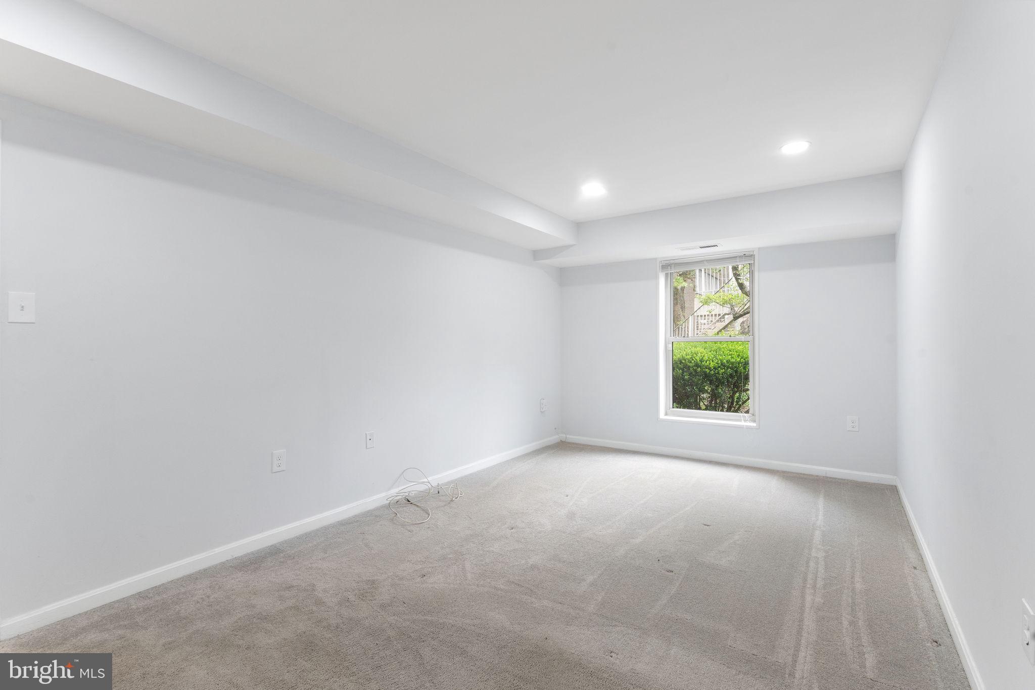 CANTERBURY SQUARE - Residential