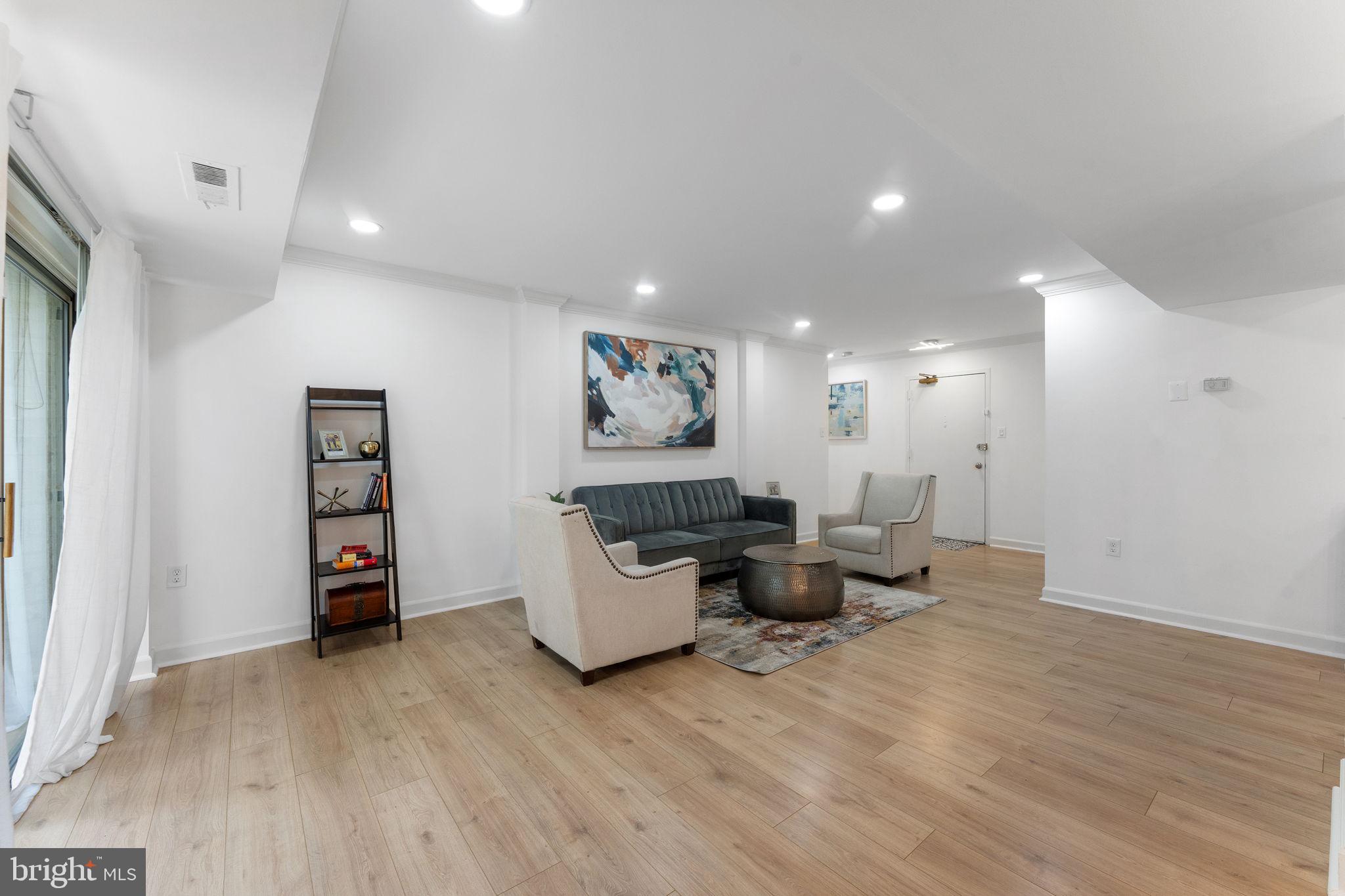 CANTERBURY SQUARE - Residential