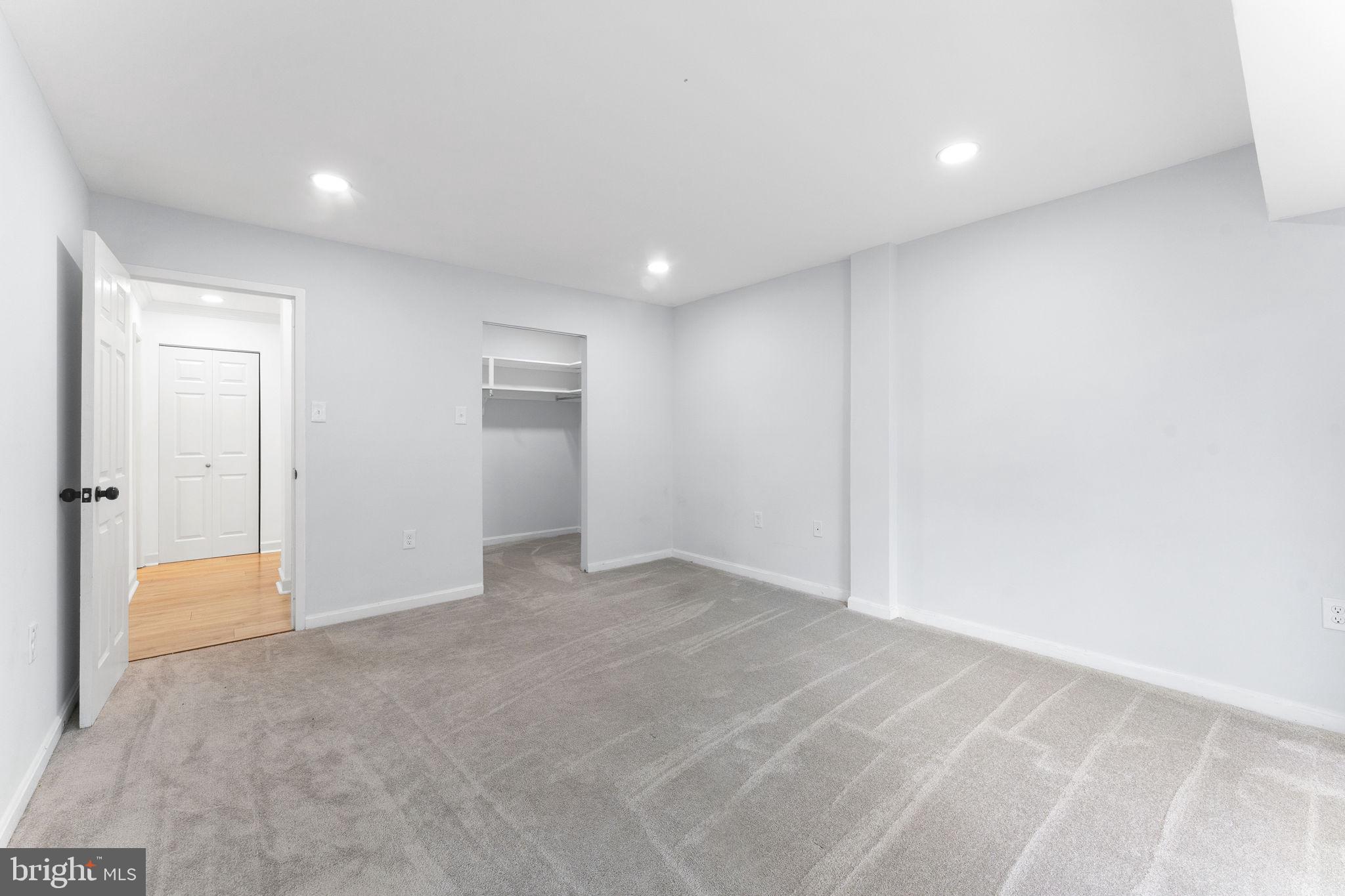 CANTERBURY SQUARE - Residential