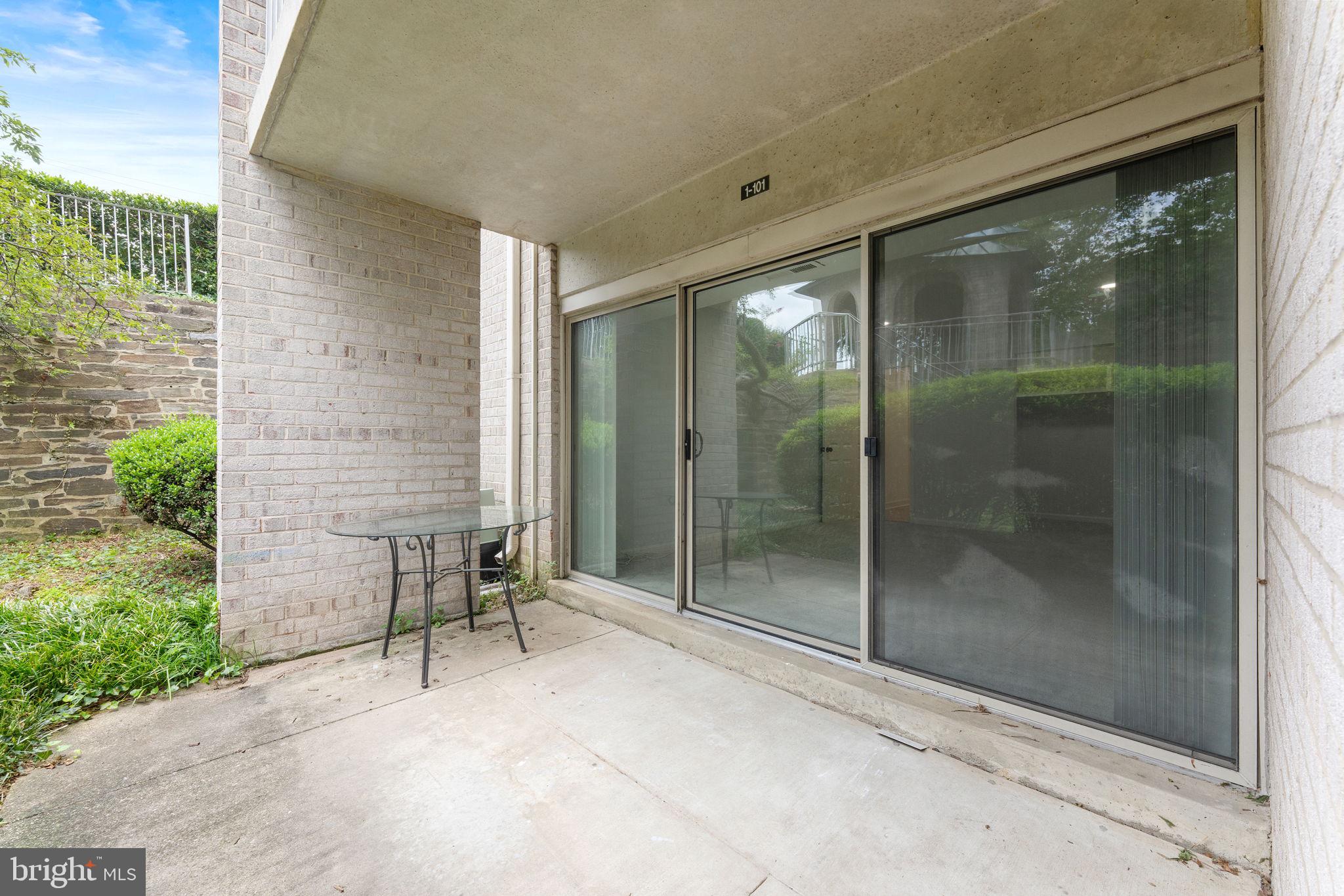 CANTERBURY SQUARE - Residential