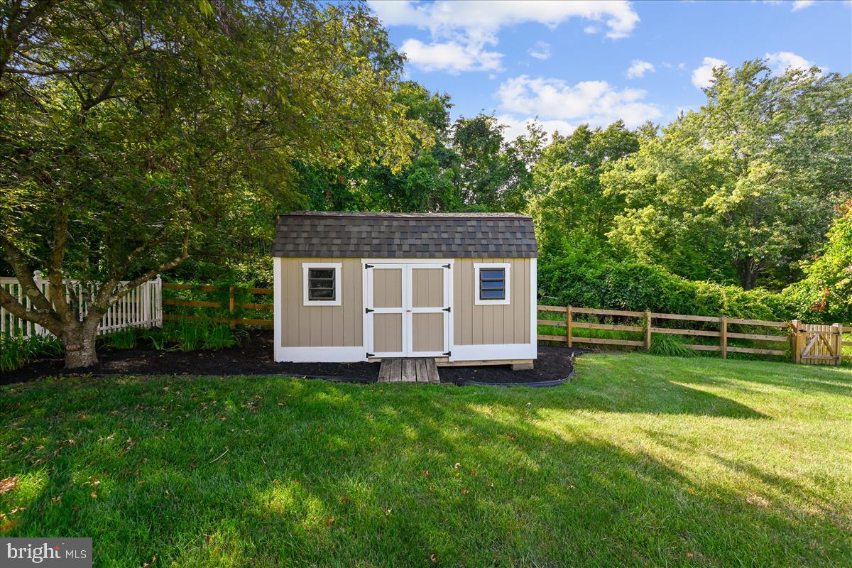 BROOKWOOD FARMS - Residential