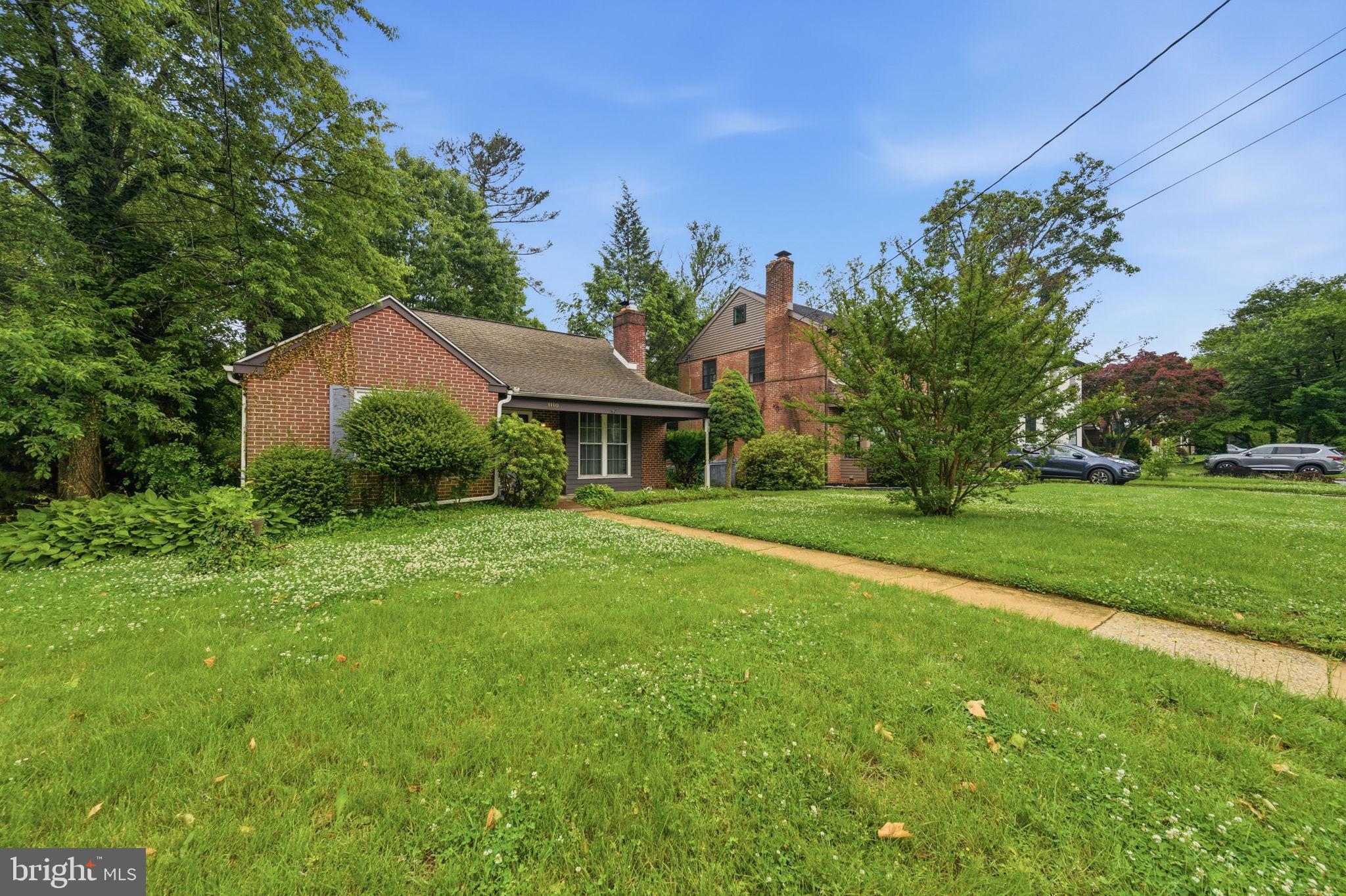 1110 MONTEREY PLACE