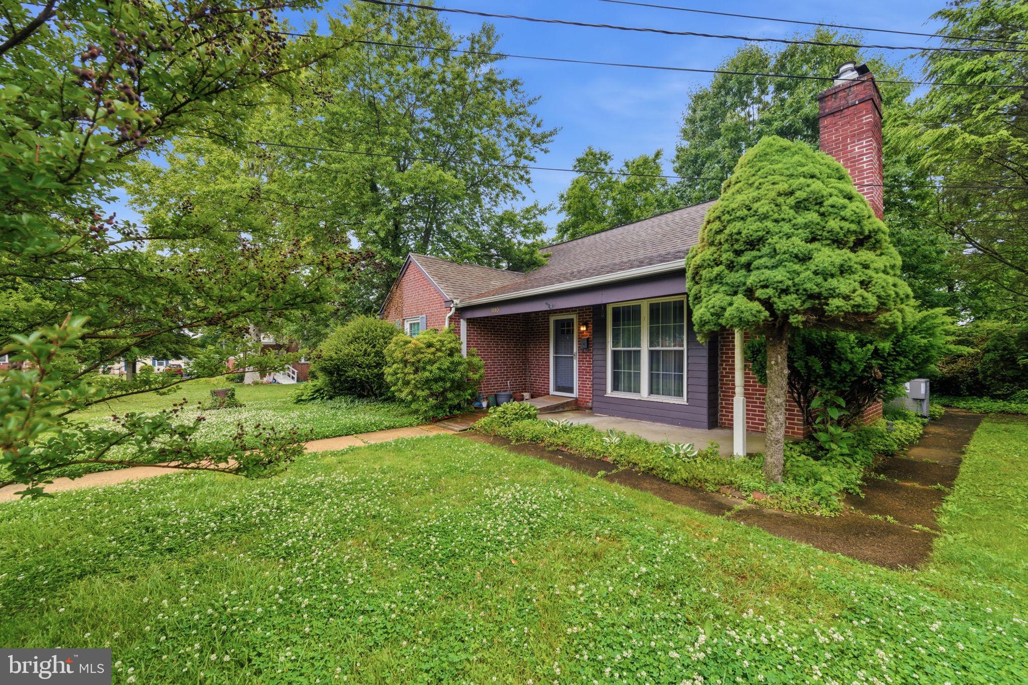 1110 MONTEREY PLACE