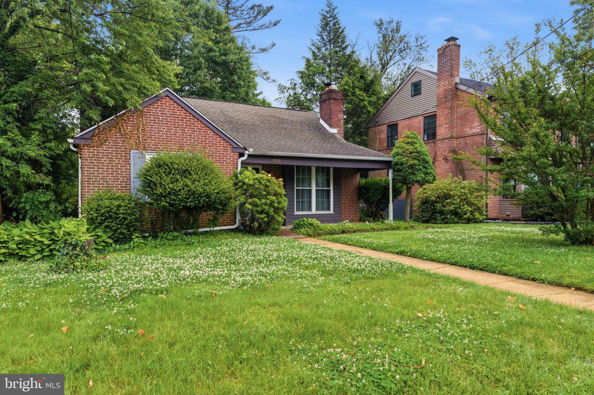 1110 MONTEREY PLACE