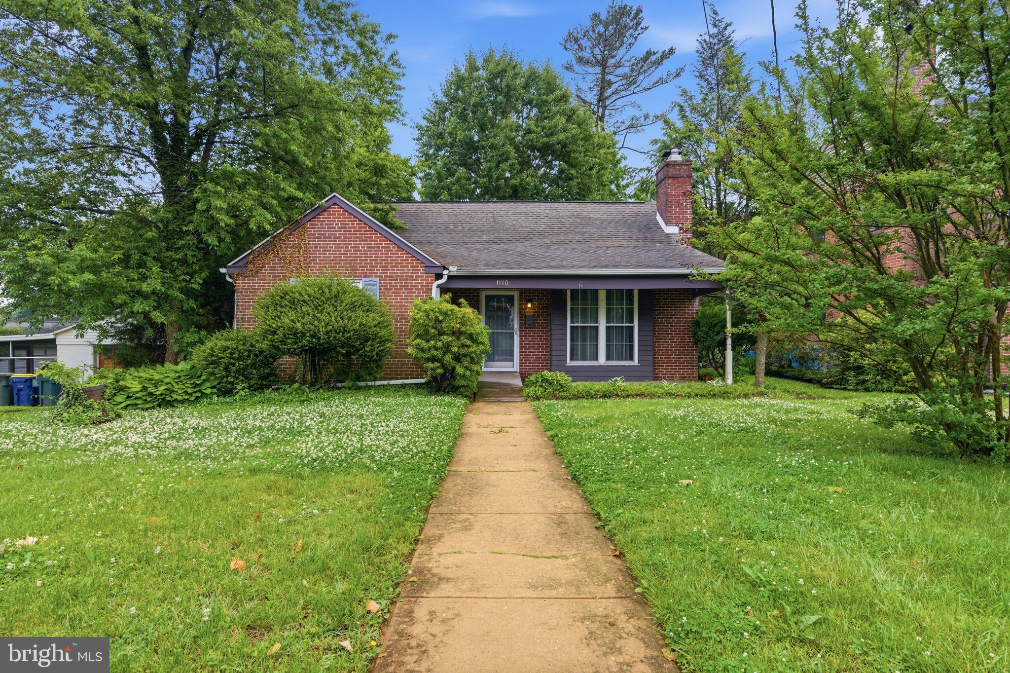 1110 MONTEREY PLACE