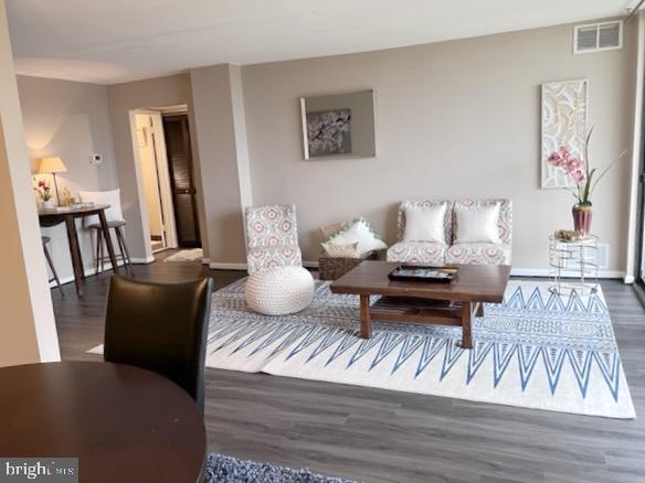 AMERICANA CENTRE - Residential