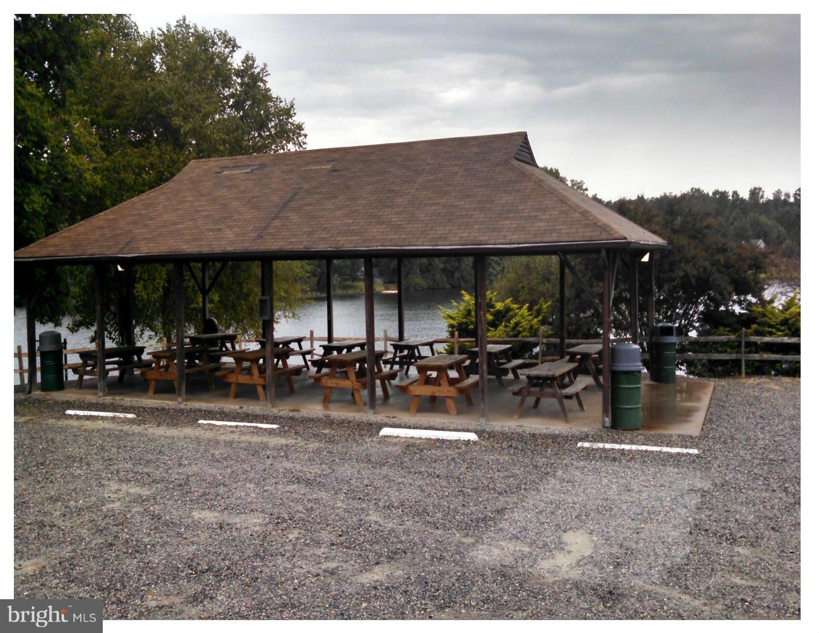 LAKE LAND OR - Residential